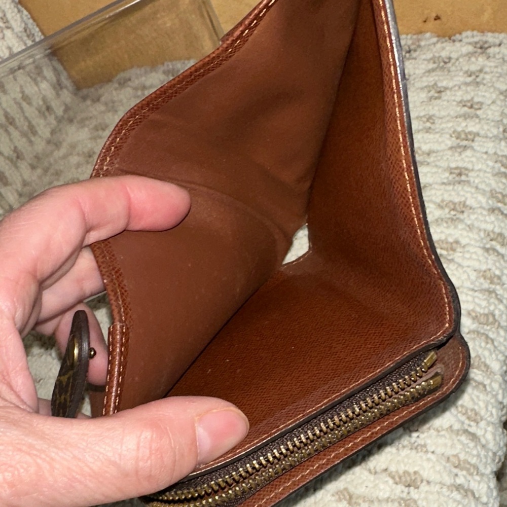 Vintage Louis Vuitton Bifold Wallet - Picture 15 of 16